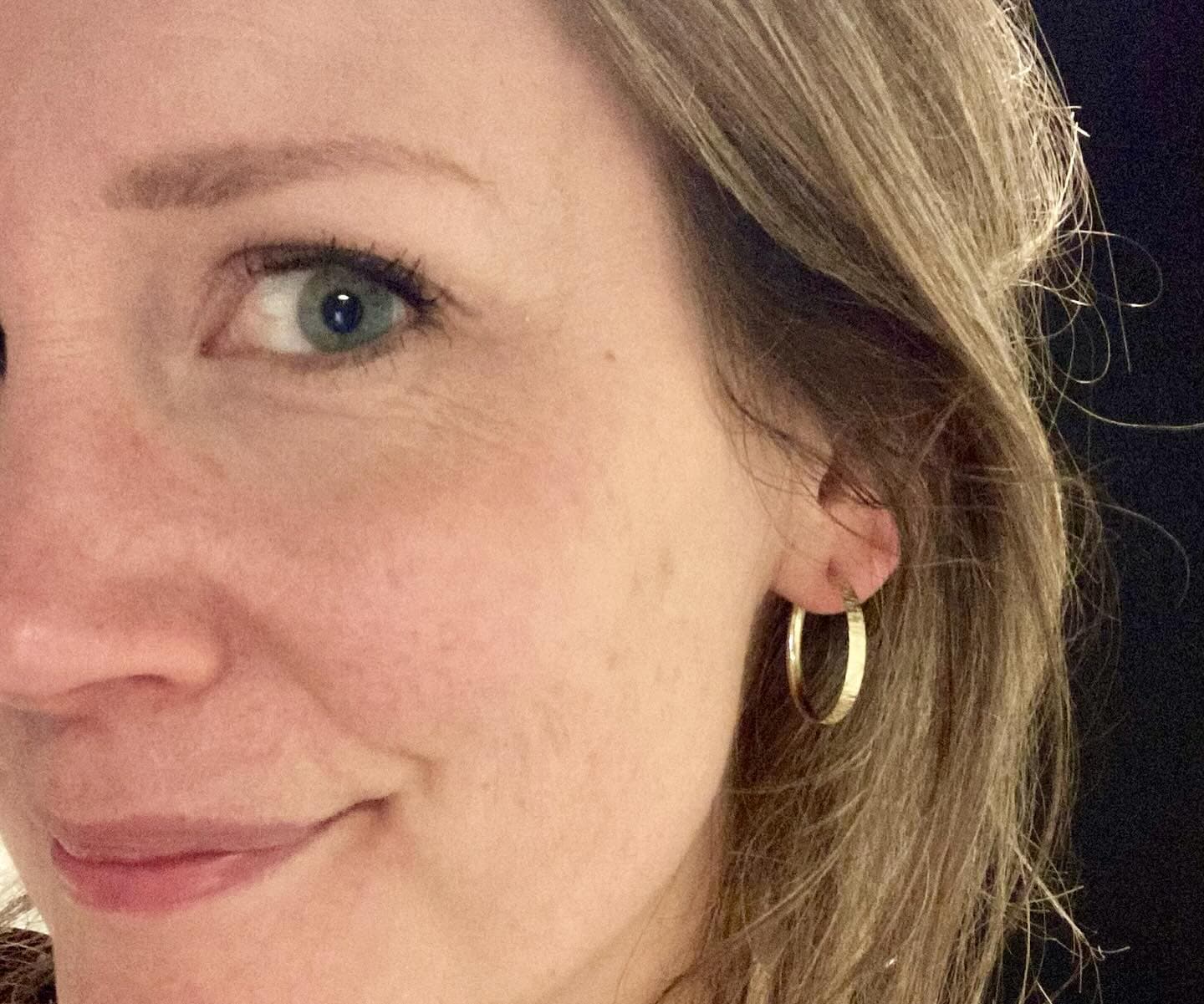 Selfie van Marthe Dorothée met oorbellen, close-up