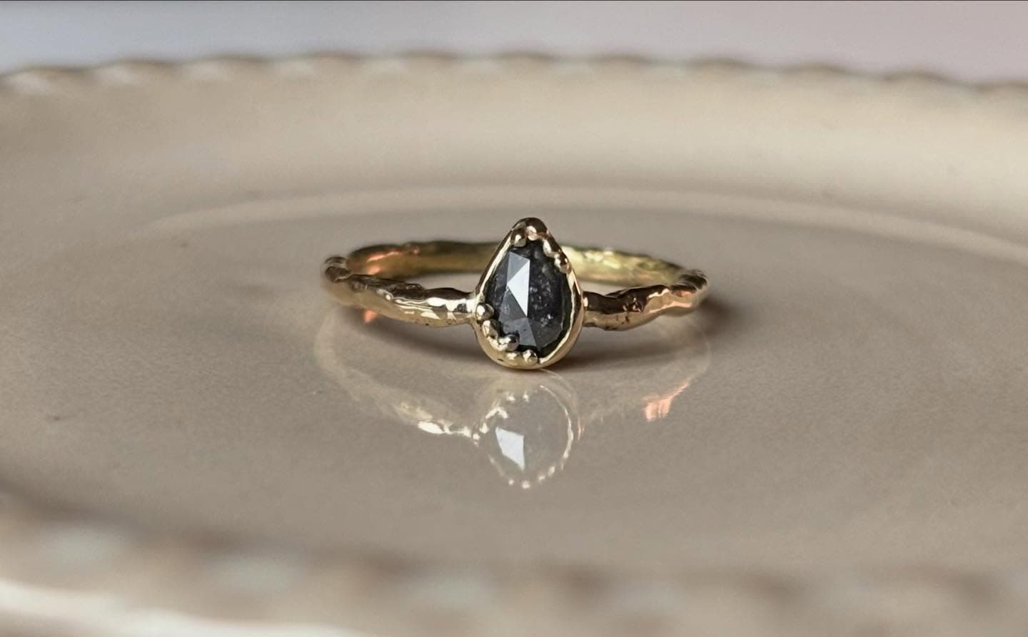 Handgemaakte gouden sieraden - Marthe Dorothee edelsmid Zwolle